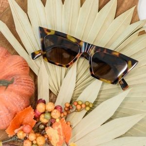 Famous Muse Sunglasses in Tortoise